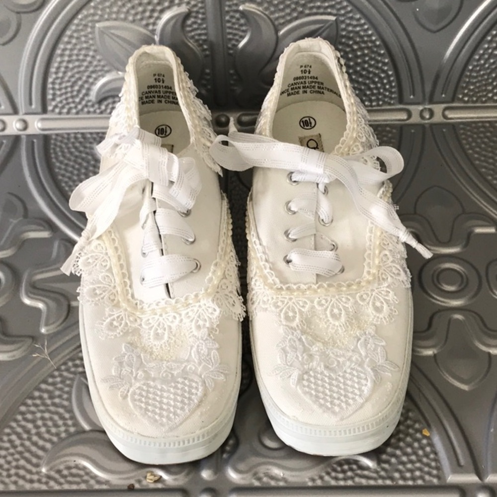 Cherokee not worn lace embellished women's fancy lovely lace up sneakers